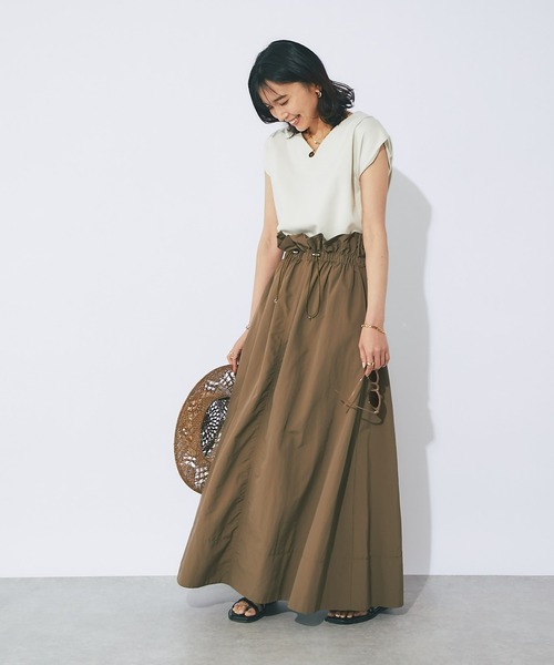 RIVE DROITE（リヴドロワ）の「Vネックタックフレンチカットソー（Tシャツ/カットソー・レディース・チャコールグレー/ミント/ライトベージュ/オフホワイト・FREE）」の19枚目の写真