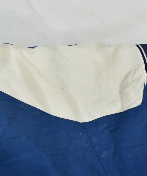 STARTER（スターター）の「【ヴィンテージ古着】90s STARTER/スターター ''DALLAS COWBOYS'' NFL 中綿入り フルジップナイロンジャケット（ナイロンジャケット・メンズ・ネイビー・LARGE）」の7枚目の写真