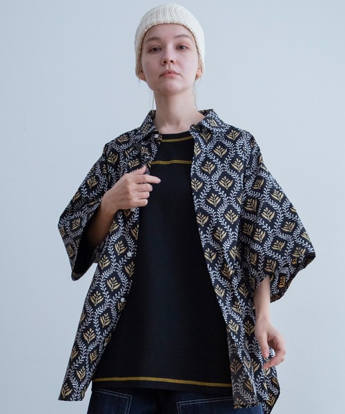 Universal Style Wear(ユニバーサルスタイルウェア)の「Universal Style Wear ローカル アロハ シャツ(シャツ/ブラウス・メンズ・ブラック系2/ネイビー/グリーン/ブラック系1・MEDIUM/LARGE/X-LARGE)」の3枚目の写真
