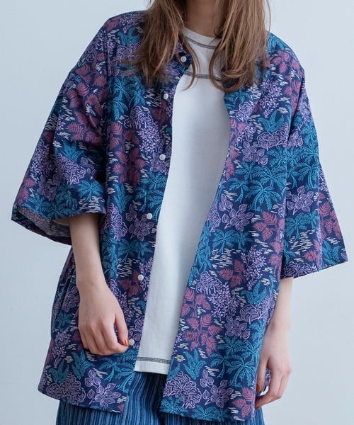 Universal Style Wear(ユニバーサルスタイルウェア)の「Universal Style Wear ローカル アロハ シャツ(シャツ/ブラウス・メンズ・ブラック系2/ネイビー/グリーン/ブラック系1・MEDIUM/LARGE/X-LARGE)」の16枚目の写真