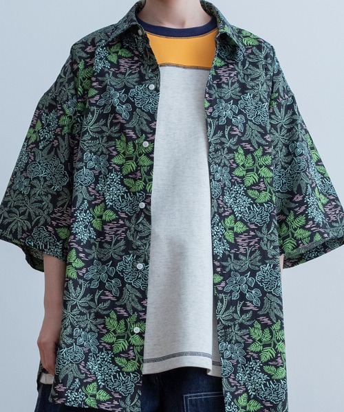 Universal Style Wear(ユニバーサルスタイルウェア)の「Universal Style Wear ローカル アロハ シャツ(シャツ/ブラウス・メンズ・ブラック系2/ネイビー/グリーン/ブラック系1・MEDIUM/LARGE/X-LARGE)」の5枚目の写真