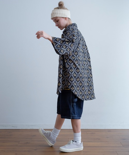 Universal Style Wear(ユニバーサルスタイルウェア)の「Universal Style Wear ローカル アロハ シャツ(シャツ/ブラウス・メンズ・ブラック系2/ネイビー/グリーン/ブラック系1・MEDIUM/LARGE/X-LARGE)」の8枚目の写真