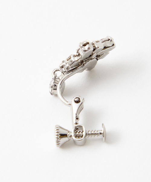 AIMER（エメ）の「チェコガラスラインストーンイヤリング（イヤリング・レディース・シルバー/ゴールド・FREE）」の7枚目の写真