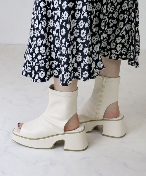 LOVEHUNTER（ラブハンター）の「LOVEHUNTER/ オープントゥ厚底ブーツサンダル (1591)（サンダル・レディース・アイボリー/ブラック/ブラック系その他/ホワイト系その他・LL/S/M/L）」の7枚目の写真