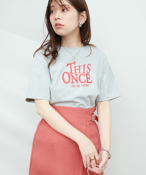 natural couture(ナチュラルクチュール)の「半袖ロゴT(Tシャツ/カットソー・レディース・スミクロ/グレー/オフホワイト/ブルー・FREE)」の20枚目の写真