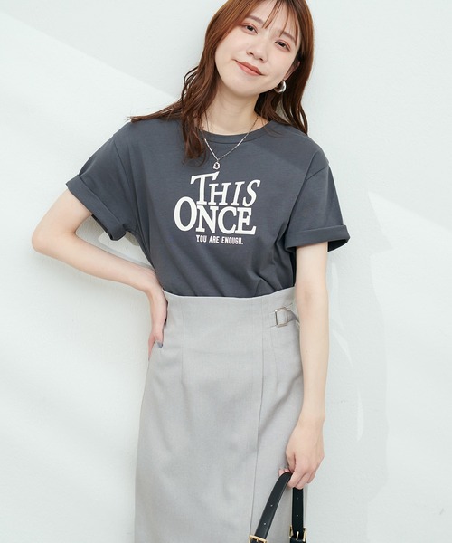 natural couture(ナチュラルクチュール)の「半袖ロゴT(Tシャツ/カットソー・レディース・スミクロ/グレー/オフホワイト/ブルー・FREE)」の15枚目の写真