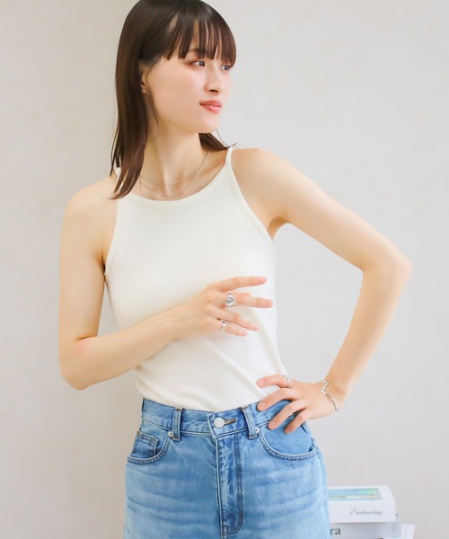 Social GIRL（ソーシャルガール）の「カップ付きアメリカンスリーブブラキャミソール（キャミソール・レディース・ブラック/グレイッシュベージュ/ブルー/オフホワイト/チャコール・M）」の2枚目の写真