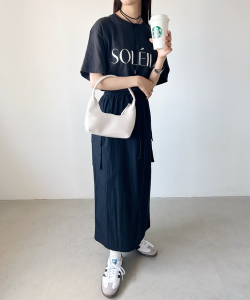 MYMOOD.(マイムード)の「エナメル ミニワンハンドルバッグ(ハンドバッグ・レディース・ホワイト/ブラック/シルバー・FREE)」の6枚目の写真