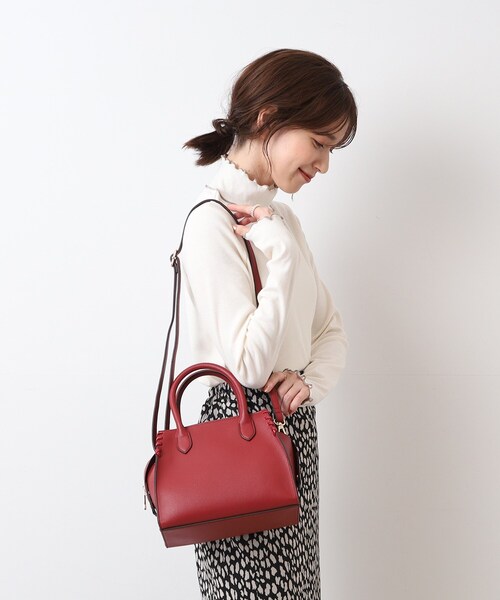 SHOO・LA・RUE（シューラルー）の「◆【2WAY】かがりポイントミニトート（ハンドバッグ・レディース・ベージュ系4/ブラック/ワインレッド・00）」の4枚目の写真