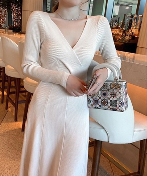BLANC FICELLE(ブランフィセル)の「リブ編みニット カシュクール ワンピース(ワンピース・レディース・グレー/アイボリー/レッド/ブラック/ブルー・M/L/S/X-LARGE)」の6枚目の写真