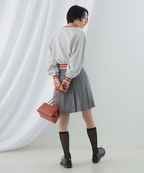 Ray BEAMS（レイビームス）の「Lee / SHORT PULLOVER SWEAT（スウェット・レディース・グレー/ネイビー・MEDIUM）」の7枚目の写真