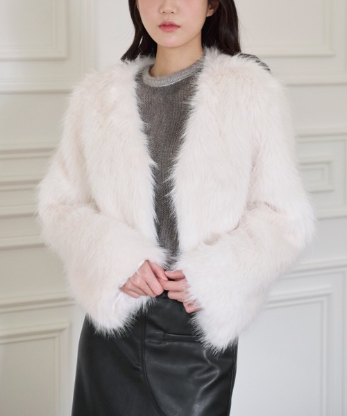 UNE MANSION（ユヌマンション）の「【2023F/W新作アイテム】ノーカラーフェイクファージャケット（ノーカラージャケット・レディース・アイボリー/ブラック/ベージュ・FREE）」の8枚目の写真