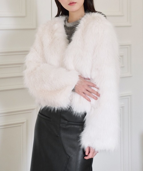 UNE MANSION（ユヌマンション）の「【2023F/W新作アイテム】ノーカラーフェイクファージャケット（ノーカラージャケット・レディース・アイボリー/ブラック/ベージュ・FREE）」の9枚目の写真