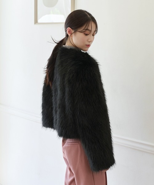 UNE MANSION（ユヌマンション）の「【2023F/W新作アイテム】ノーカラーフェイクファージャケット（ノーカラージャケット・レディース・アイボリー/ブラック/ベージュ・FREE）」の13枚目の写真