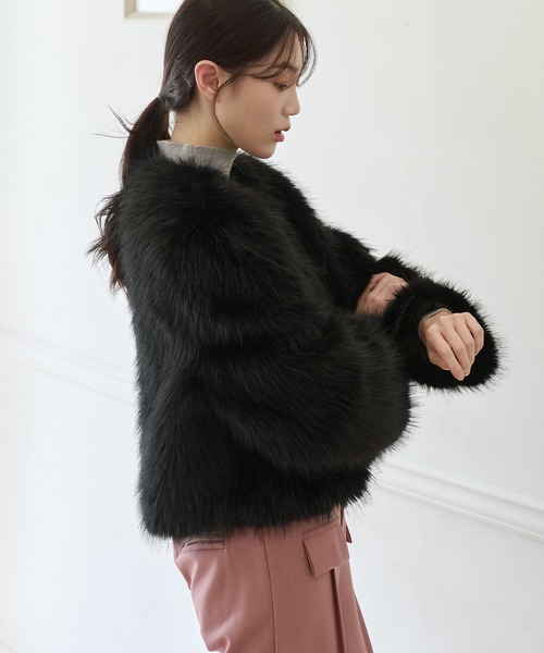 UNE MANSION（ユヌマンション）の「【2023F/W新作アイテム】ノーカラーフェイクファージャケット（ノーカラージャケット・レディース・アイボリー/ブラック/ベージュ・FREE）」の15枚目の写真