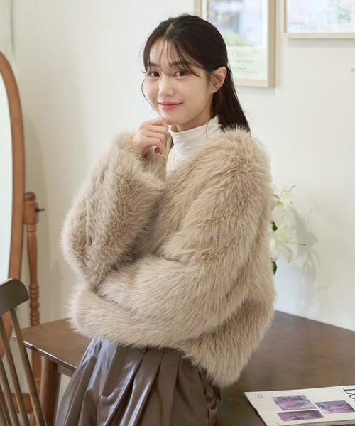 UNE MANSION（ユヌマンション）の「【2023F/W新作アイテム】ノーカラーフェイクファージャケット（ノーカラージャケット・レディース・アイボリー/ブラック/ベージュ・FREE）」の20枚目の写真