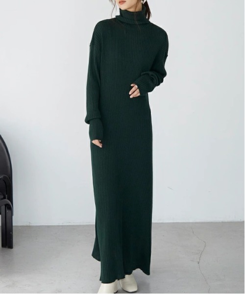 and it_（アンドイット）の「リブニットタートルネックワンピース（ワンピース・レディース・ブルー/ブラウン/ブラック/グリーン・M-L）」の4枚目の写真