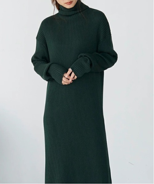 and it_（アンドイット）の「リブニットタートルネックワンピース（ワンピース・レディース・ブルー/ブラウン/ブラック/グリーン・M-L）」の11枚目の写真