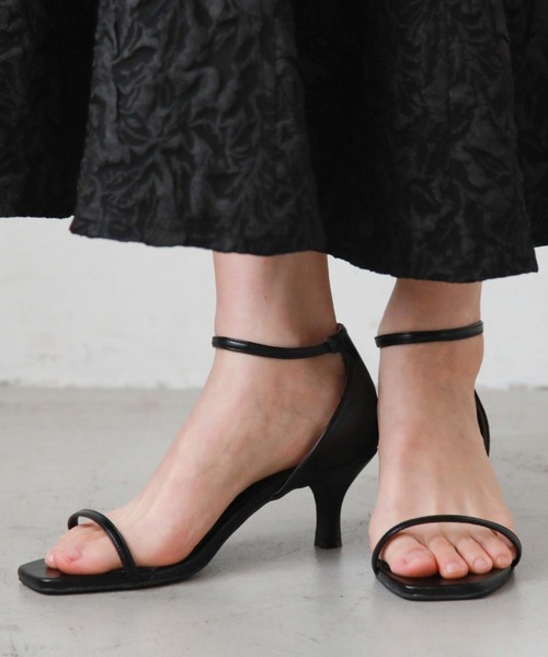 archives（アルシーヴ）の「スクエアサンダル（サンダル・レディース・シルバーグレー/ブラック/アイボリー・MEDIUM/LARGE）」の2枚目の写真