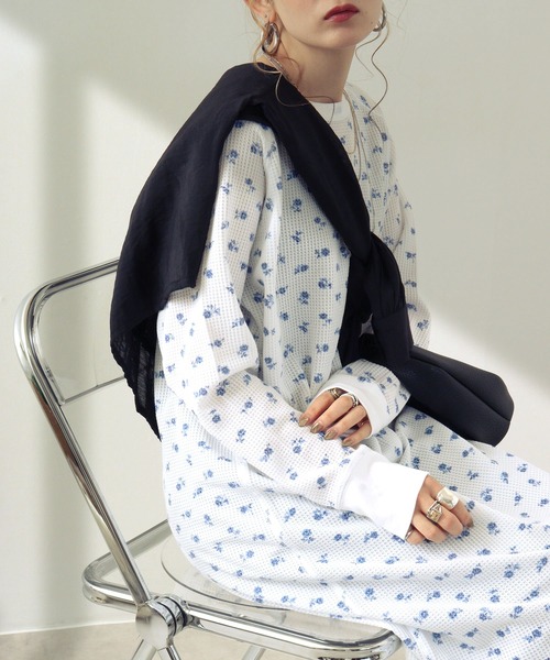 JEMORGAN（ジェーイーモーガン）の「JEMORGAN ワッフル花柄マキシ丈ワンピース（ワンピース・レディース・ホワイト/杢グレー・F）」の2枚目の写真