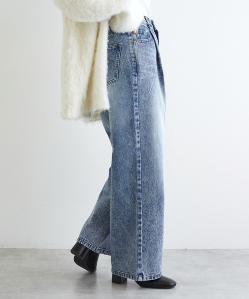 w closet(ダブルクローゼット)の「タックワイドデニムパンツ(デニムパンツ・レディース・ブルー/ネイビー・FREE)」の18枚目の写真