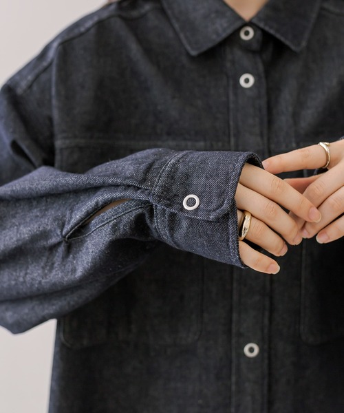 mystic（ミスティック）の「【2色展開】デニムシャツ（シャツ/ブラウス・レディース・インディゴブルー/ブルー・FREE）」の14枚目の写真