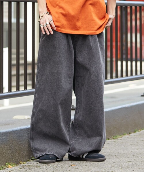 PUBLUX(パブリュクス)の「PUBLUX/パブリュクス ワイドタックデニムパンツ/タックデニムパンツ/ユニセックス/セットアップ対応(限定展開)(デニムパンツ・メンズ・ブルー/チャコールグレー/ブラック・SMALL/MEDIUM/LARGE)」の19枚目の写真