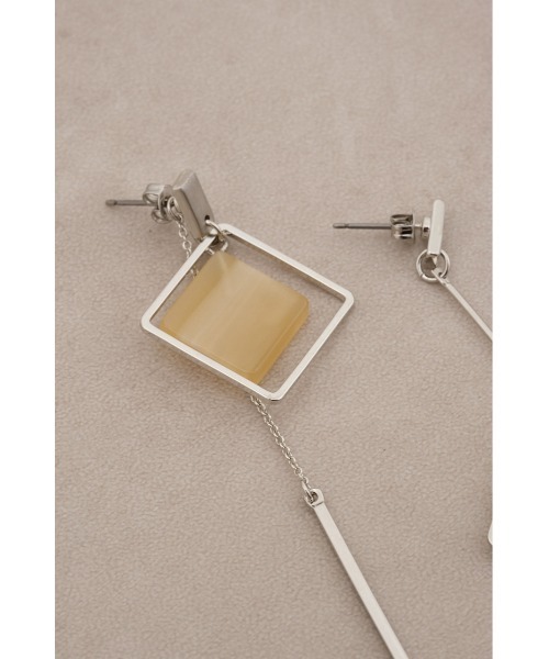 AZUL by moussy（アズールバイマウジー）の「アクリル×メタルアシンメトリーピアス（ブレスレット・レディース・ブラック/ライトベージュ/ブルー・FREE）」の20枚目の写真