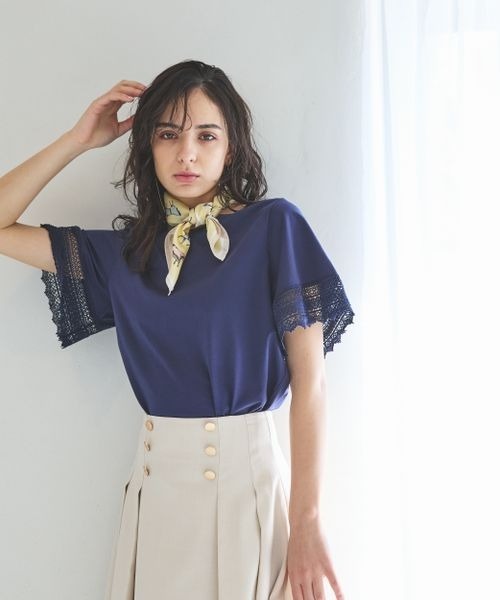 Andemiu（アンデミュウ）の「ソデレースキリカエカット112660（Tシャツ/カットソー・レディース・オフホワイト/ブラック/ライム/ネイビー・FREE）」の4枚目の写真