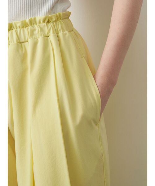 ELENDEEK(エレンディーク)の「イージータックコクーンパンツ(その他パンツ・レディース・オフホワイト/ブラック/イエロー/ネイビー・01/02)」の18枚目の写真