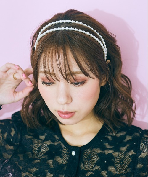 marun（マルン）の「＜大きいサイズ＞　パール調ビーズカチューシャ　marun（カチューシャ・レディース・シルバー系・FREE）」の3枚目の写真