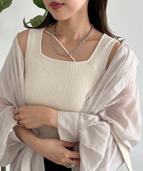 apres jour mignon（アプレジュールミニョン）の「ニットスクエアネックタンク【ZOZOTOWN限定アイテム】（タンクトップ・レディース・ブルー/ブラック系その他/ブラック/アイボリー/パープル/マスタード/レッド/グリーン・フリー/X-LARGE）」の9枚目の写真