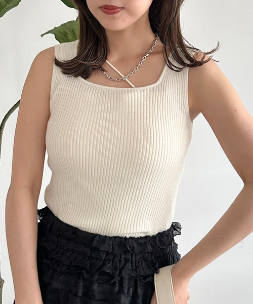 apres jour mignon（アプレジュールミニョン）の「ニットスクエアネックタンク【ZOZOTOWN限定アイテム】（タンクトップ・レディース・ブルー/ブラック系その他/ブラック/アイボリー/パープル/マスタード/レッド/グリーン・フリー/X-LARGE）」の15枚目の写真