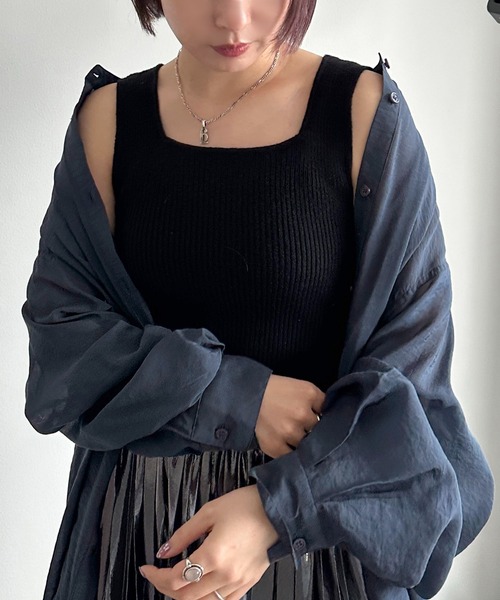 apres jour mignon（アプレジュールミニョン）の「ニットスクエアネックタンク【ZOZOTOWN限定アイテム】（タンクトップ・レディース・ブルー/ブラック系その他/ブラック/アイボリー/パープル/マスタード/レッド/グリーン・フリー/X-LARGE）」の16枚目の写真