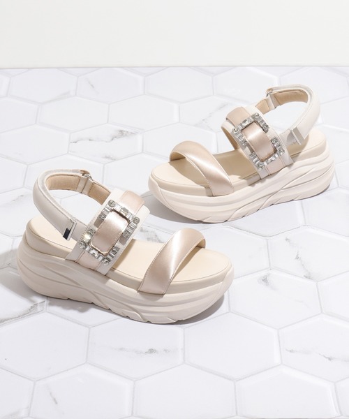 セール】【軽量】ビジューバックル付き フットベットサンダル