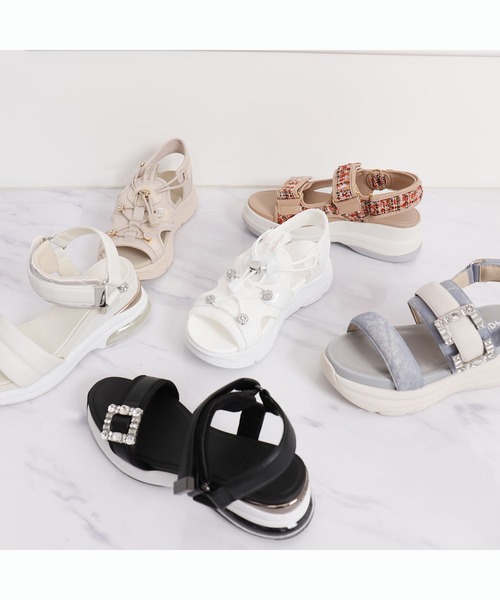 セール】【軽量】ビジューバックル付き フットベットサンダル