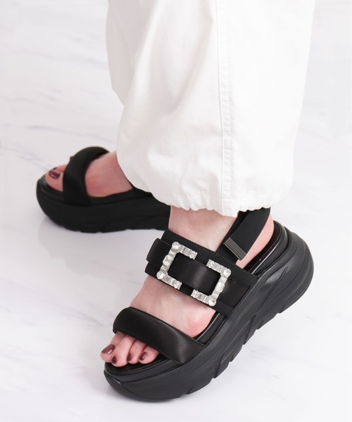 セール】【軽量】ビジューバックル付き フットベットサンダル
