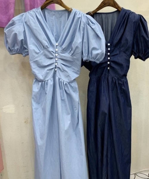 FREE STYLISTS(フリー スタイリスト)の「YUGA_YGMC パールボタン ボリュームフレアワンピース(ワンピース・レディース・ネイビー/ライトブルー・FREE)」の2枚目の写真