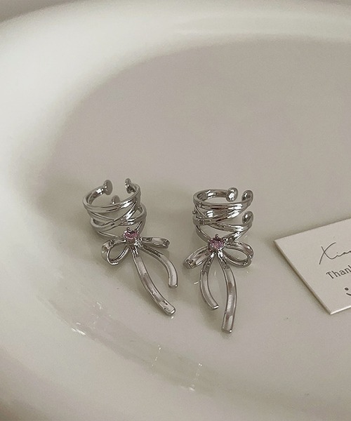 LA VORAGINE（ラ ヴォラジネ）の「リボン型イヤーカフ（イヤーカフ・レディース・シルバー・FREE）」の7枚目の写真