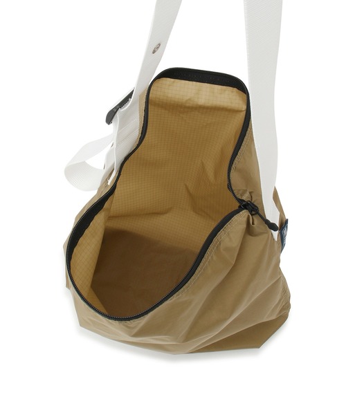 ADAM ET ROPE'（アダムエロペ）の「【JULY NINE(ジュライナイン)】SEQUEL Original（ショルダーバッグ・レディース・ベージュ/ホワイト・FREE）」の15枚目の写真