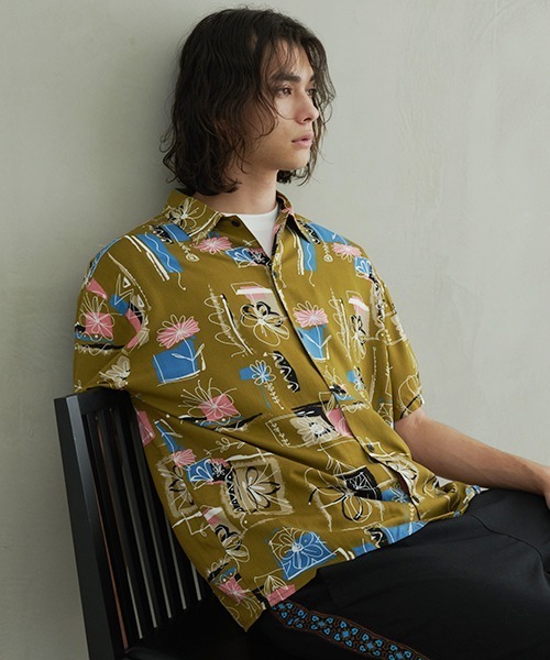 Revo. フラワーアートパターン レーヨンSSシャツ（シャツ/ブラウス）｜Revo.（レボ）
