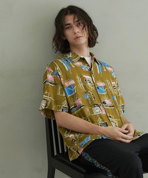 Revo. フラワーアートパターン レーヨンSSシャツ（シャツ/ブラウス）｜Revo.（レボ）