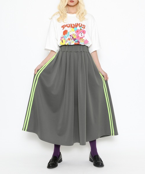 PUNYUS（プニュズ）の「10thフレンズビッグＴシャツ（Tシャツ/カットソー・レディース・サックスブルー/ホワイト/グリーン・3/4）」の7枚目の写真
