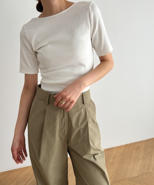 CANAL JEAN(キャナルジーン)の「BLUE BRICK バックレスTシャツ(Tシャツ/カットソー・レディース・ブラック/ブラック×ホワイト/アイボリー・ONE SIZE)」の1枚目の写真