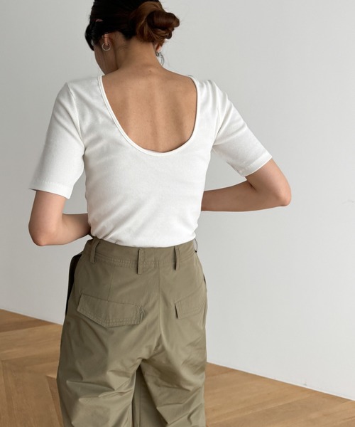 CANAL JEAN(キャナルジーン)の「BLUE BRICK バックレスTシャツ(Tシャツ/カットソー・レディース・ブラック/ブラック×ホワイト/アイボリー・ONE SIZE)」の5枚目の写真