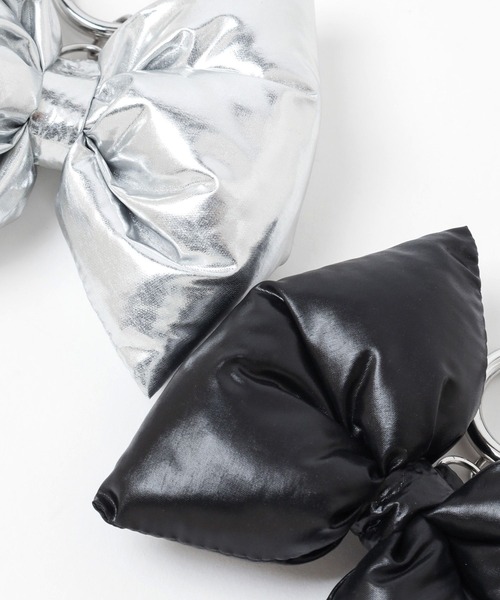 LOWRYS FARM(ローリーズファーム)の「BIGリボンパファーチャーム 127301(キーホルダー・レディース・ブラック/シルバー/ブラック系その他・FREE)」の4枚目の写真