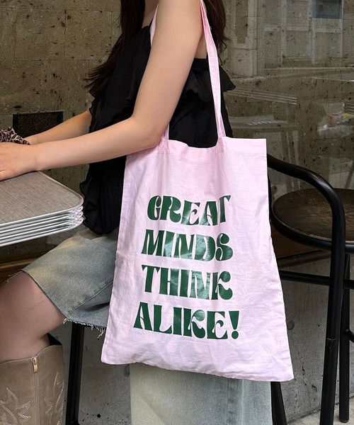 FOREVER 21(フォーエバー トゥエンティーワン)の「【2025SS】アソートロゴトート(トートバッグ・レディース・イエロー/ブルー/オフホワイト/ピンク/レッド/ダークブラウン/ネイビー/ブルー系その他/オレンジ/グリーン/アイボリー/ピンク系その他/ブルー系その他2/ライトピンク/カーキ/ホワイト・FREE)」の14枚目の写真