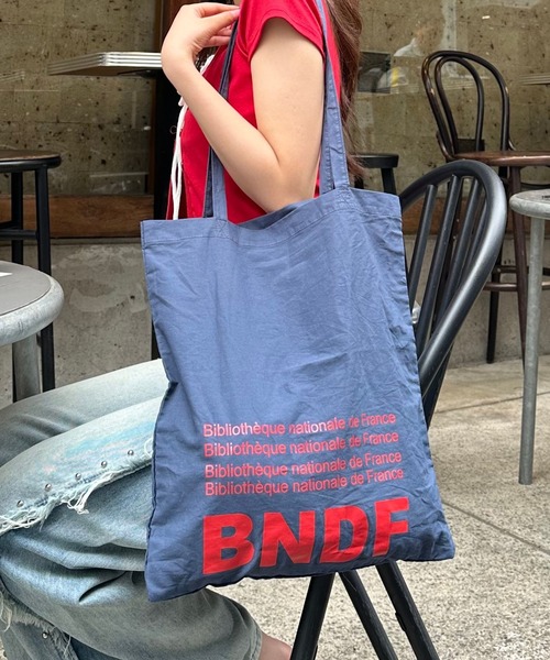 FOREVER 21(フォーエバー トゥエンティーワン)の「【2025SS】アソートロゴトート(トートバッグ・レディース・イエロー/ブルー/オフホワイト/ピンク/レッド/ダークブラウン/ネイビー/ブルー系その他/オレンジ/グリーン/アイボリー/ピンク系その他/ブルー系その他2/ライトピンク/カーキ/ホワイト・FREE)」の10枚目の写真