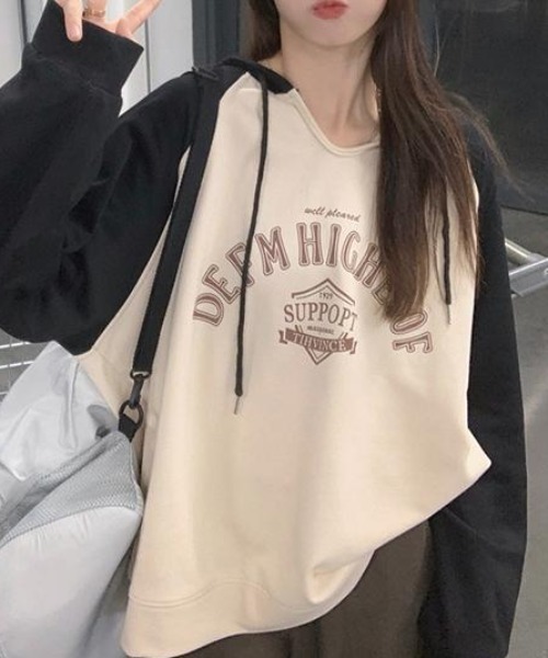 GEMEDA(ジェメダ)の「ラグランロゴTシャツ(Tシャツ/カットソー・レディース・ブラック/ベージュ/グリーン・M)」の4枚目の写真
