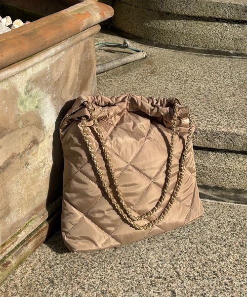 DouDou（ドゥドゥ）の「【WEB限定】キルティングチェーンショルダー（ショルダーバッグ・レディース・ベージュ/グレー・FREE）」の8枚目の写真